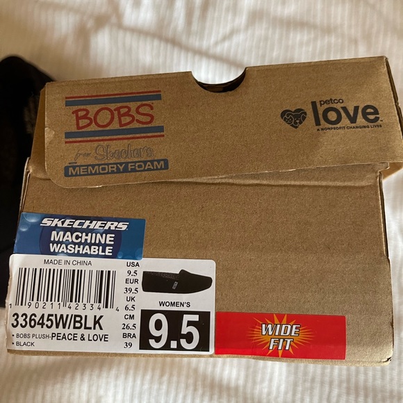 Bob’s Skechers slips on size 9W - Picture 2 of 11